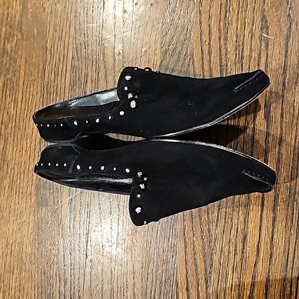 Donald Pliner Shoes - Picture 4 of 8
